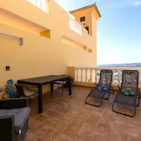 1br Views · Pool · Terrace ·
